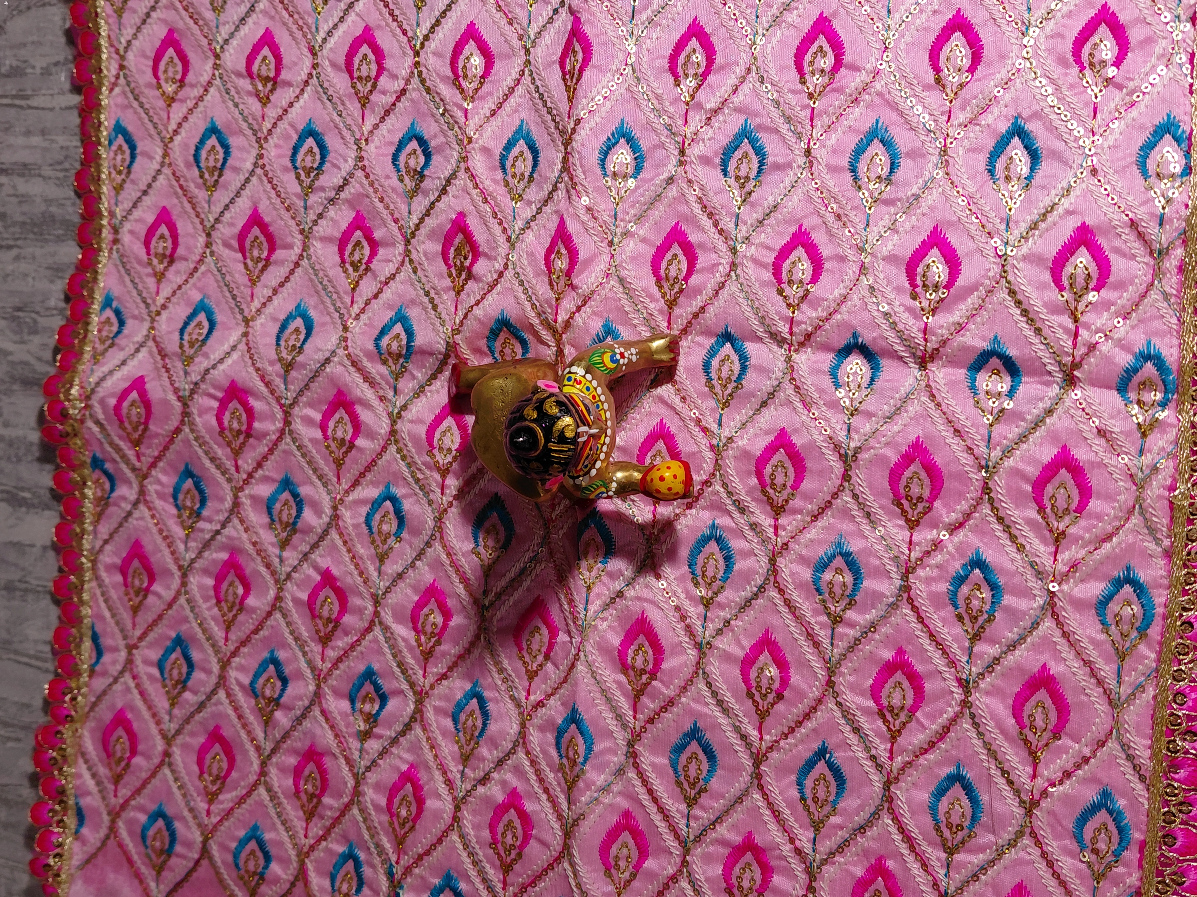 Rādhā Rāņi Mahotsava Vastram – Festive Embroidered Temple Cloth angle 3