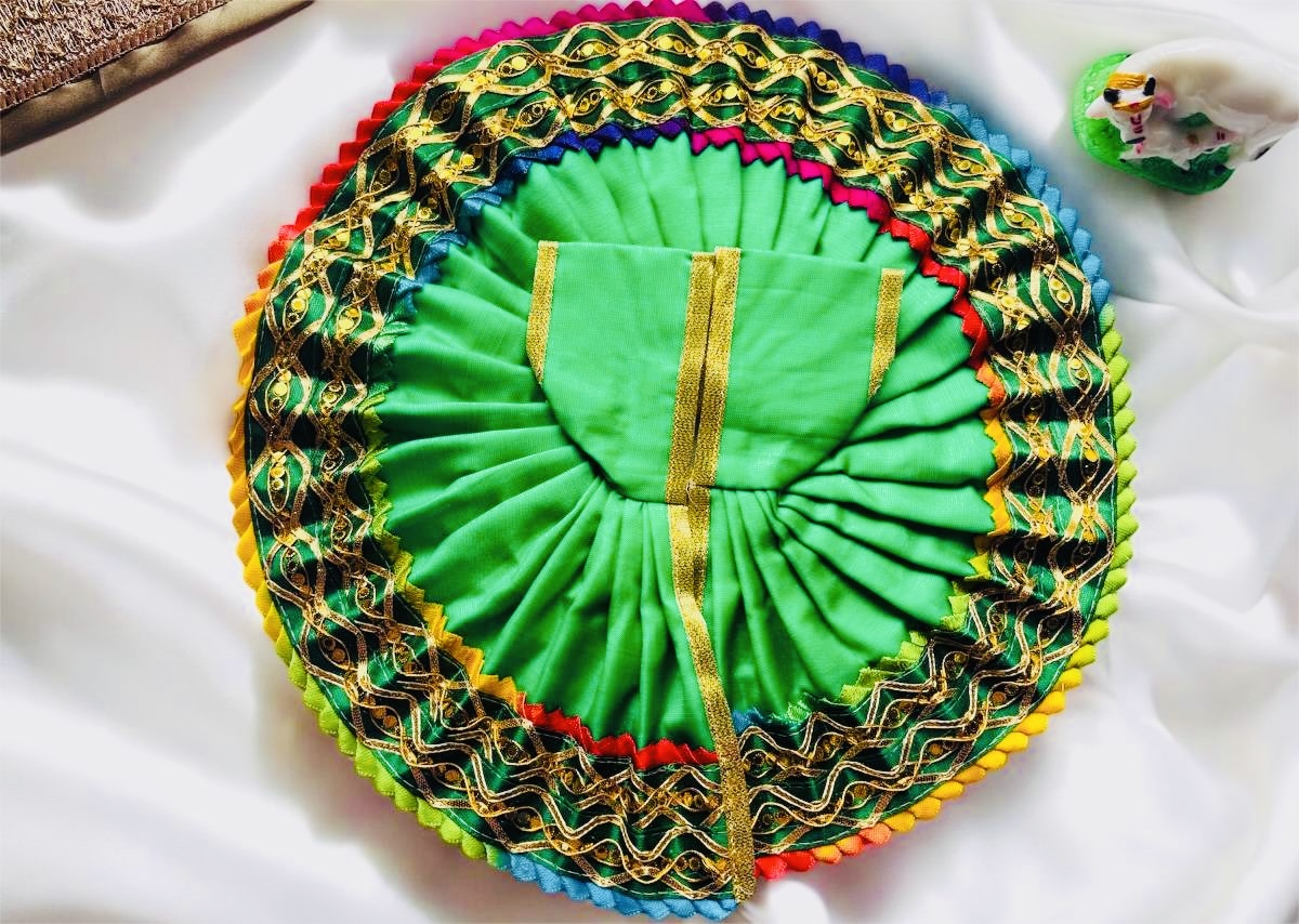 Sachidanand Vigraha Poshak thumbnail 2