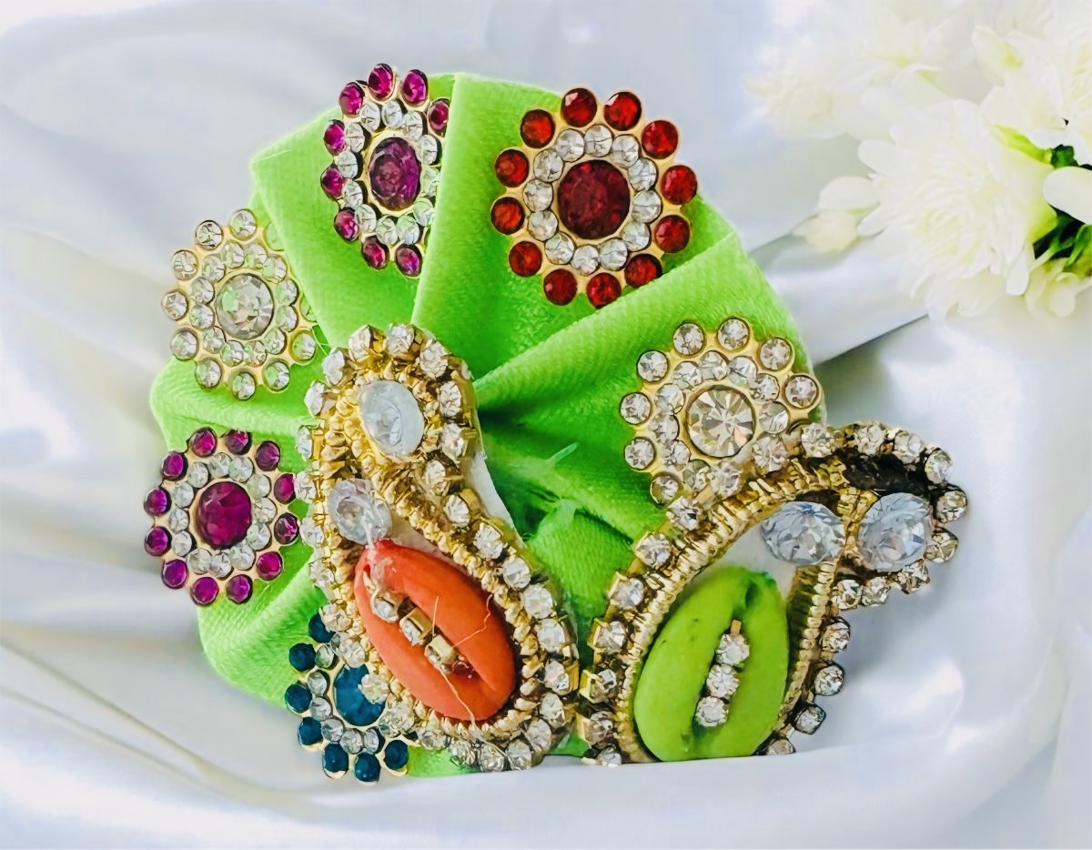 Gopal Priya Crown thumbnail 3
