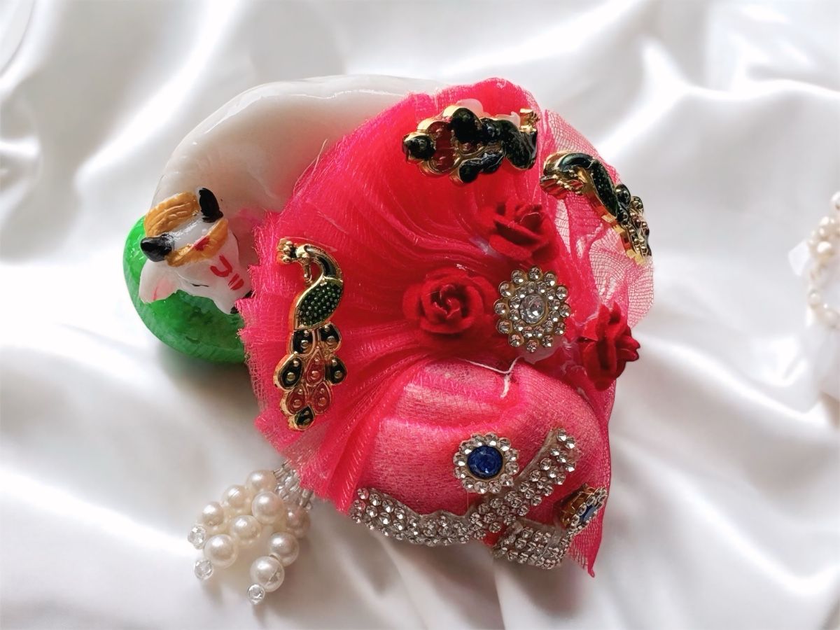 Madhavi Crown thumbnail 9