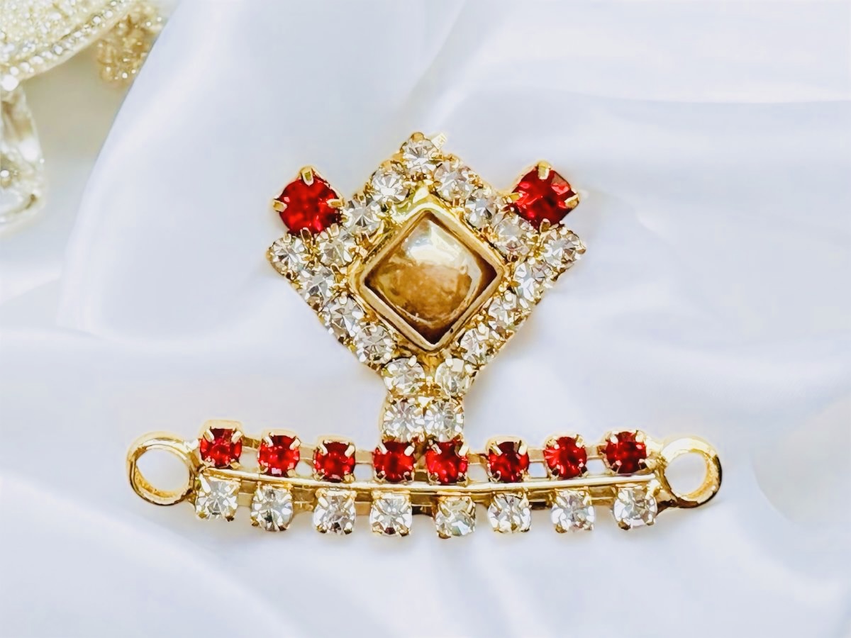 Moha Vimoha Crown thumbnail 6