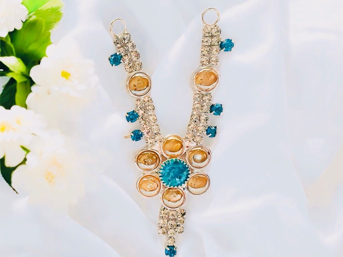 Isvari Necklace thumbnail 3