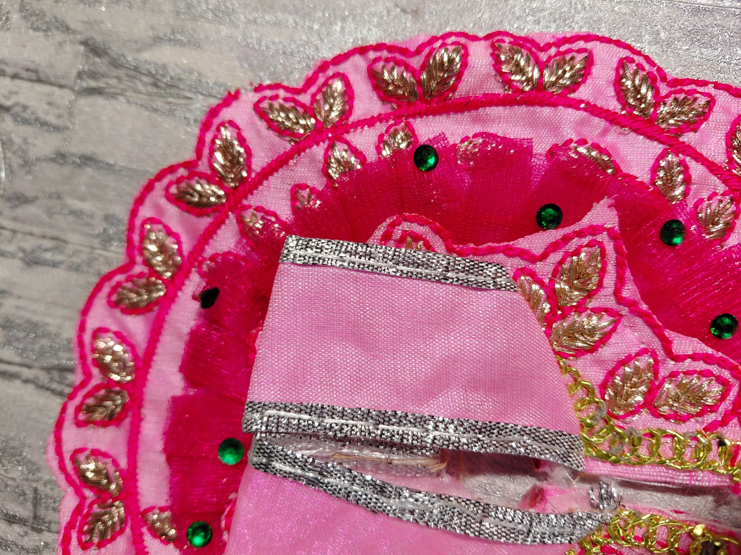 Amoha Poshak 6-Colour Combo angle 5