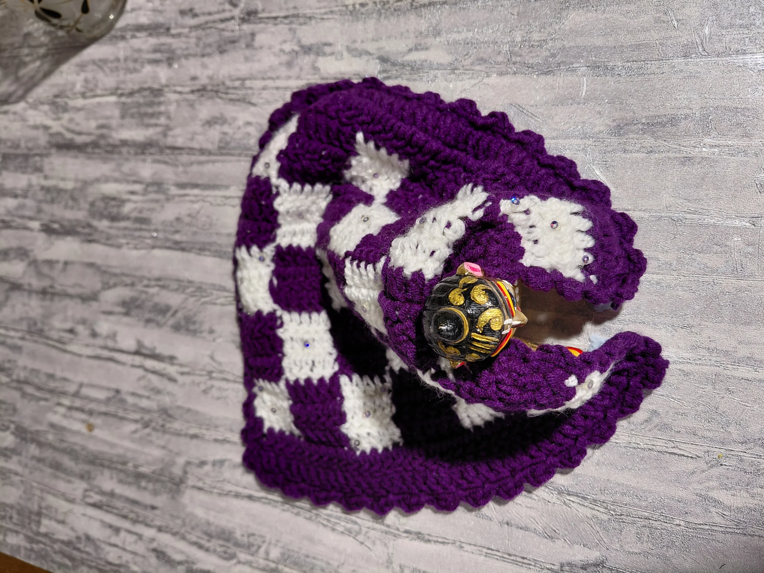 Gaur Hari Lilac Quilt angle 4