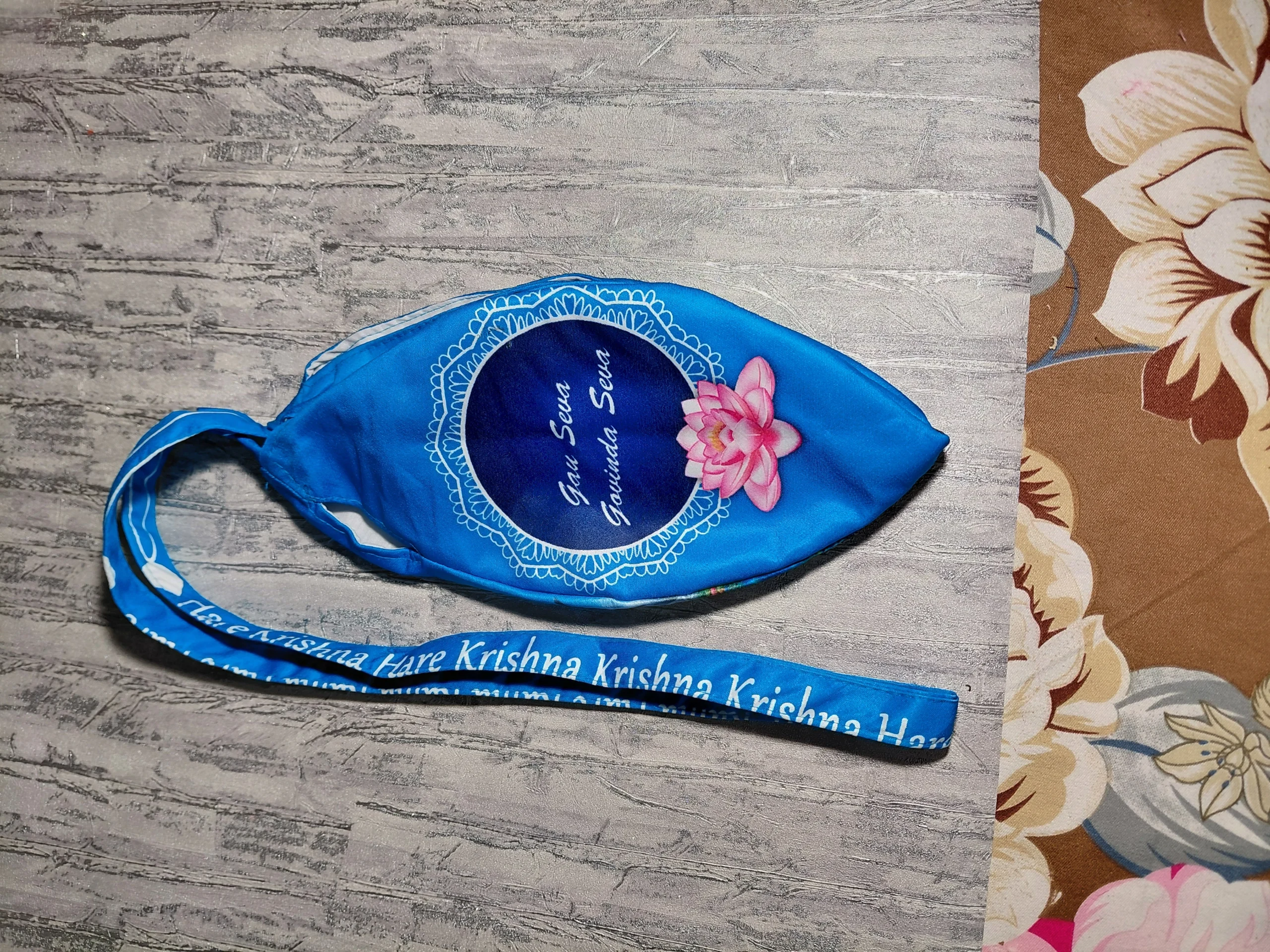 Gauranga Sapphire Japa / Chanting Bag angle 10