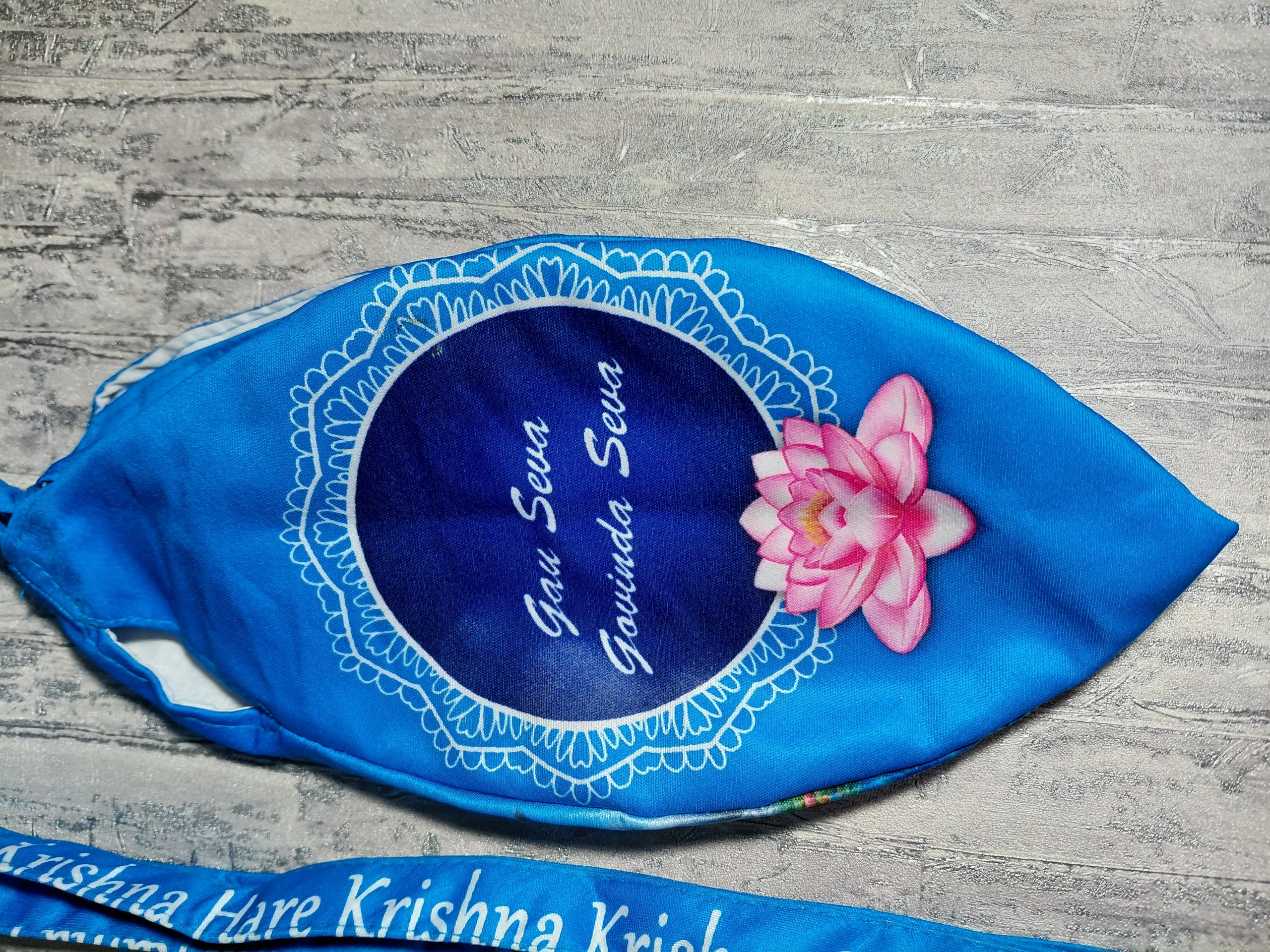 Gauranga Sapphire Japa / Chanting Bag angle 9