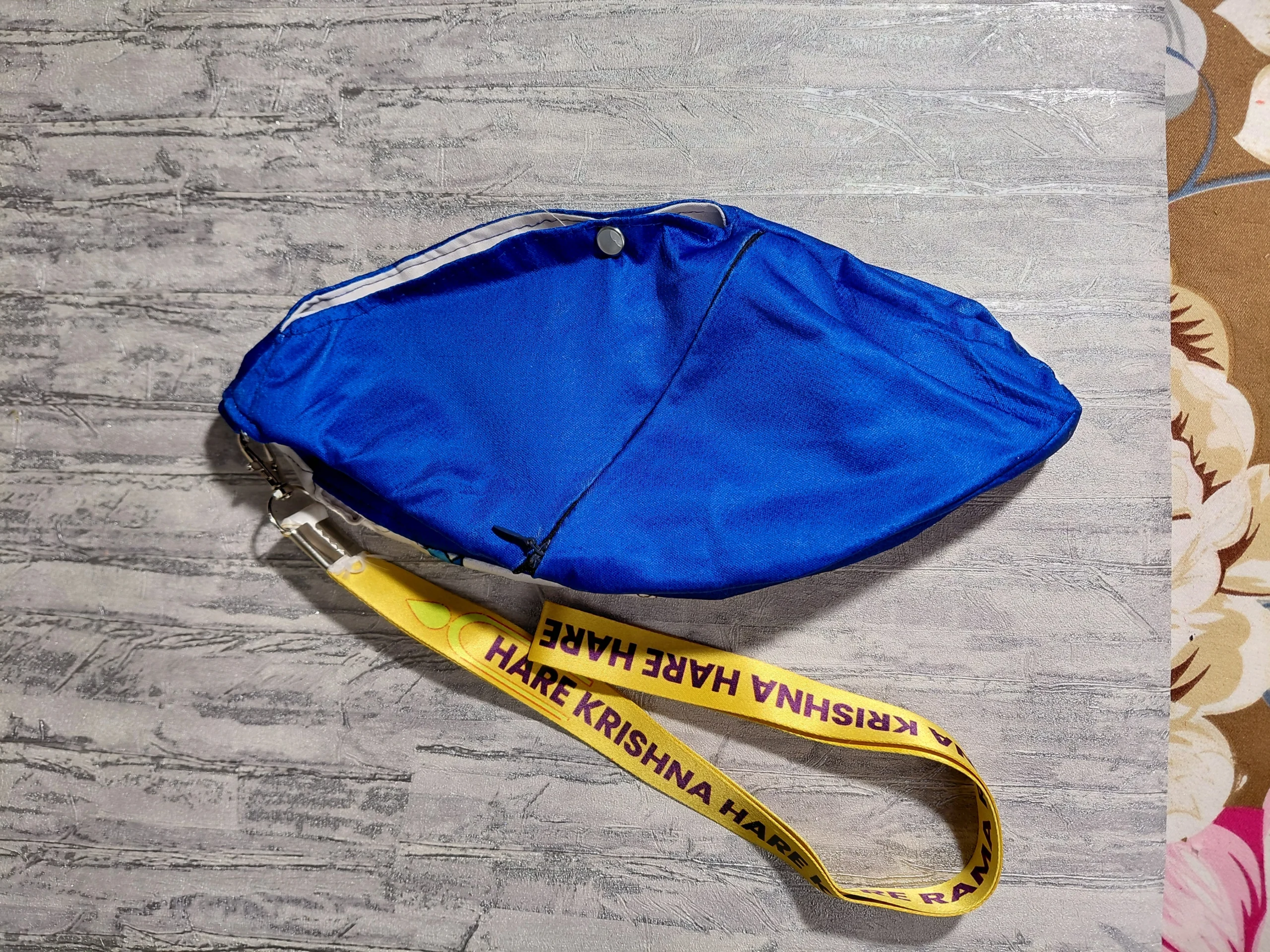 Nandalala Porcelain Japa / Chanting Bag angle 8
