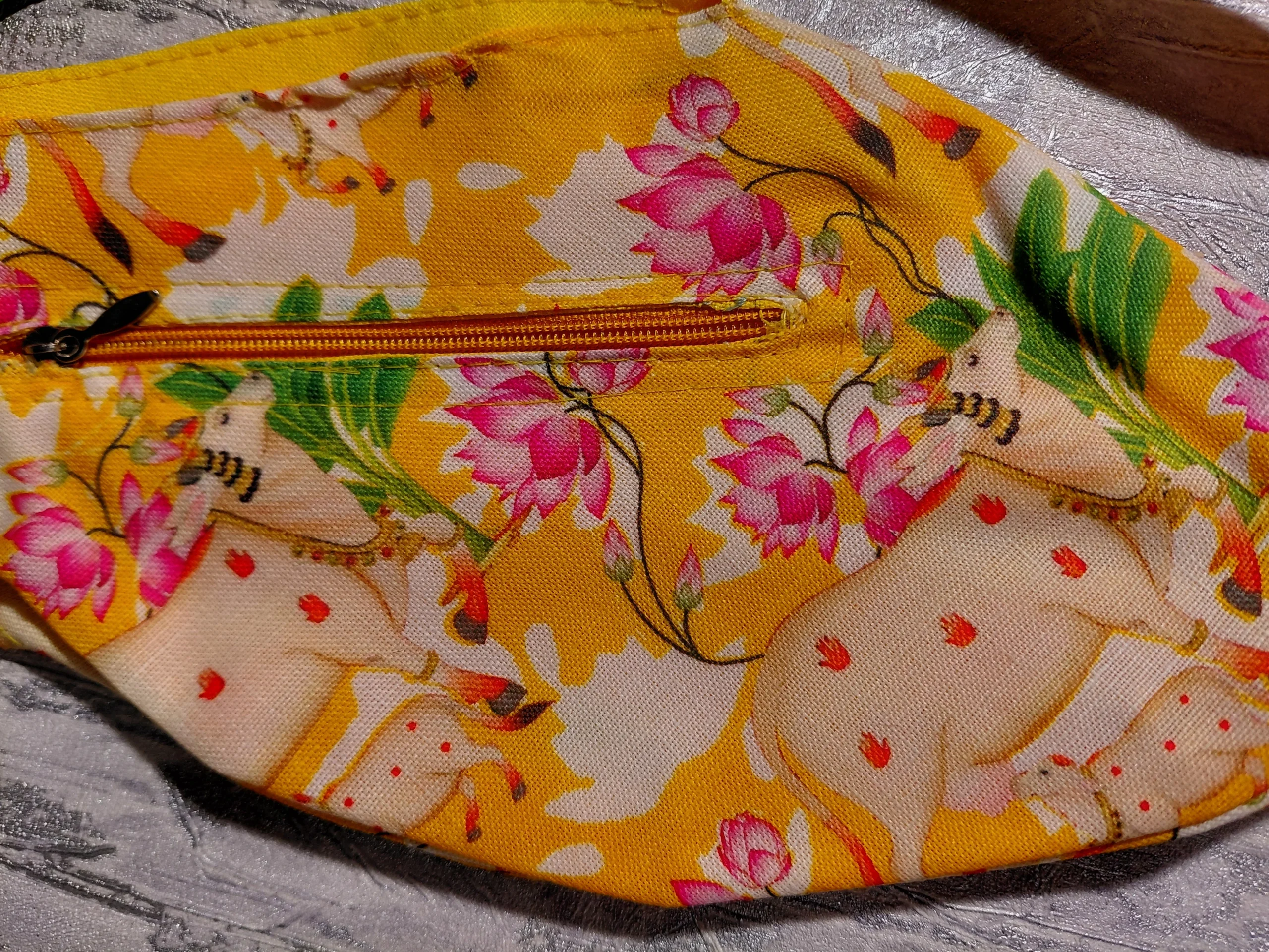 Surabhi Lotus Japa / Chanting Bag angle 6